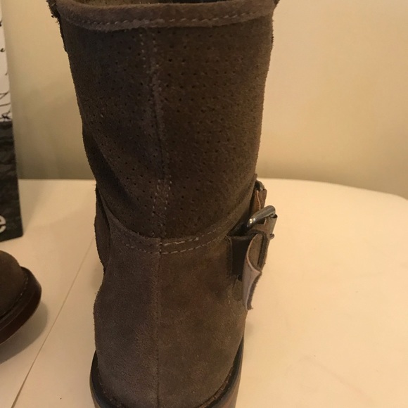 Kenzie ankle boots 8.5m Olive suede like new new stylish dress up/down comfy - Picture 3 of 15